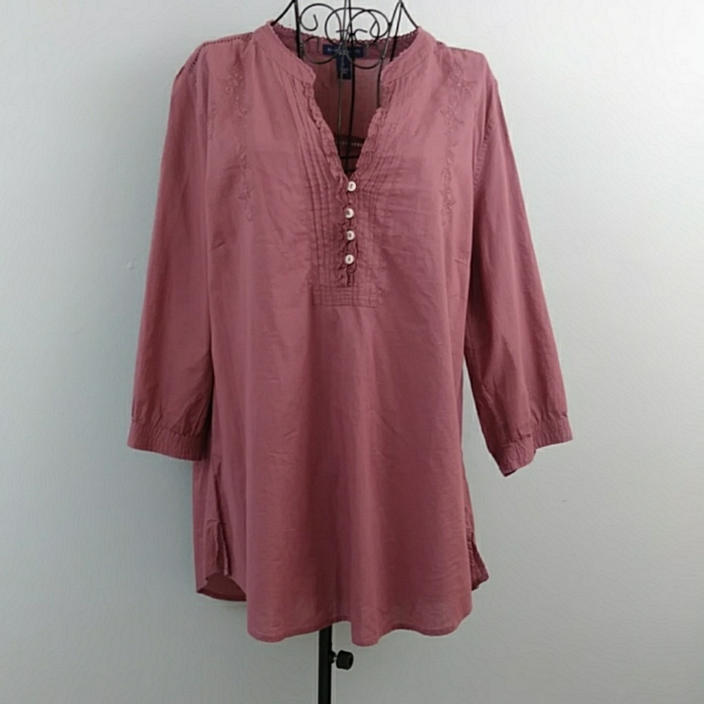 Bandolino denim size XL, embroidered detail top